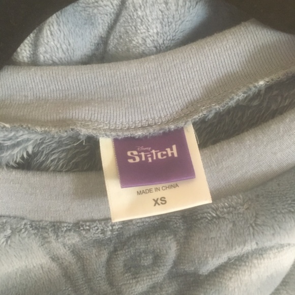 Lilo and Stitch Sweater - Picture 4 of 8